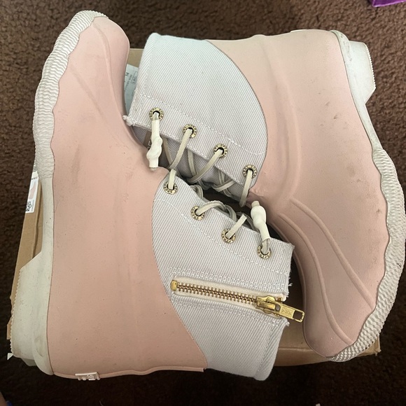 Sperry Top Sider Waterproof Duck Boots Pink Ivory Gold Zip Women 7, WORN - Picture 1 of 9